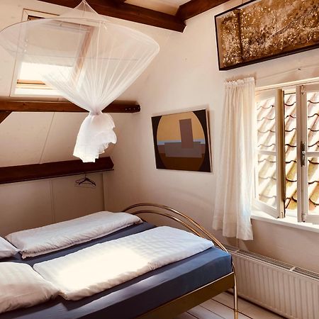 Vakantie Appartement Goedereede Let Op De Badkamer Moet Met Andere Gasten Gedeeld Worden Bagian luar foto