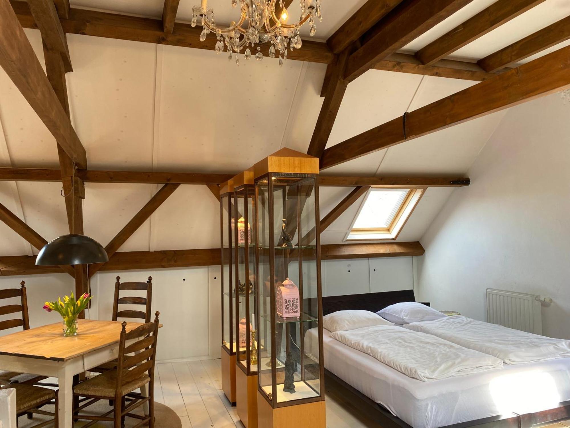 Vakantie Appartement Goedereede Let Op De Badkamer Moet Met Andere Gasten Gedeeld Worden Bagian luar foto
