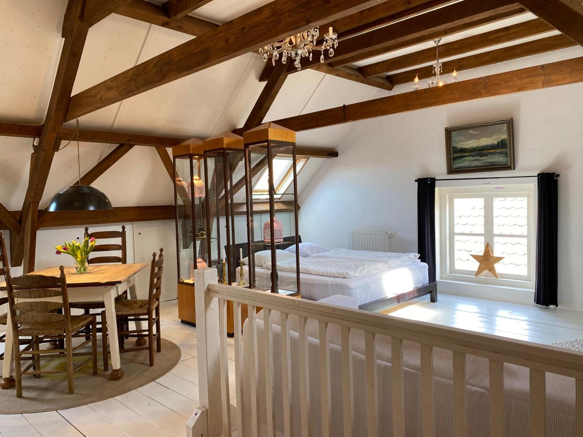 Vakantie Appartement Goedereede Let Op De Badkamer Moet Met Andere Gasten Gedeeld Worden Bagian luar foto